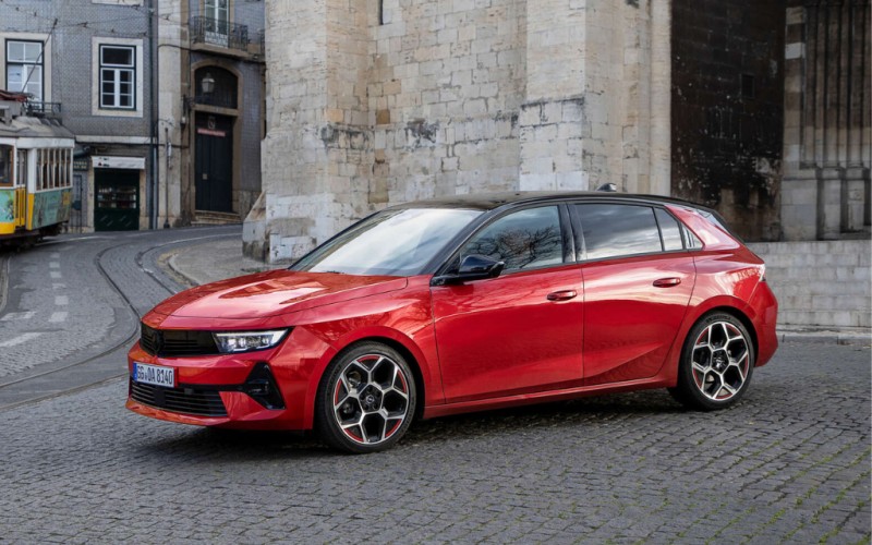 Roulez déjà au volant de la fascinante Opel Astra pour 297,78€/mois* !